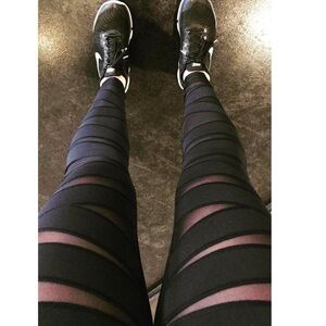 Lululemon mesh zigzag yoga pants